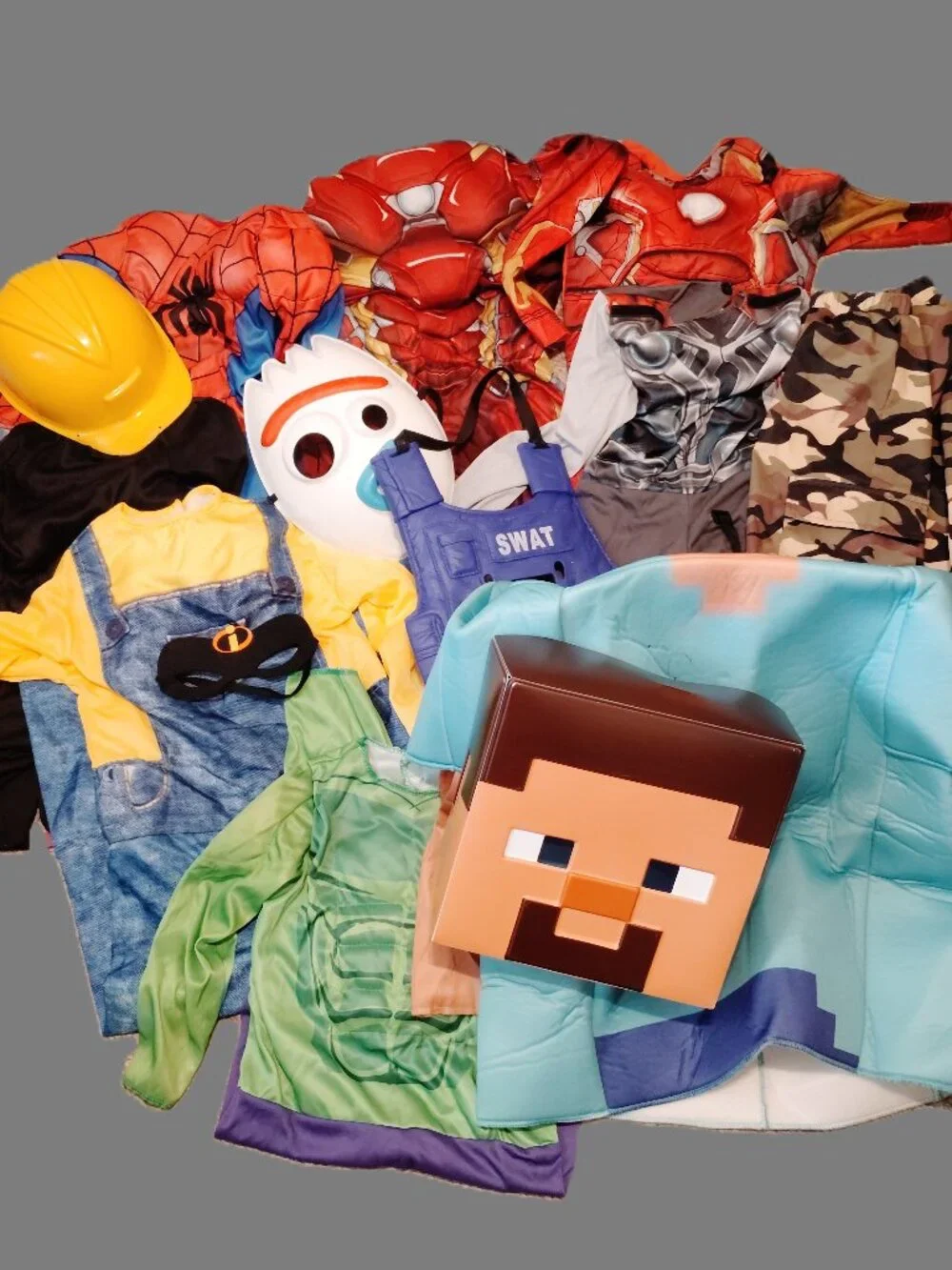 HUGE LOT OF DRESS UP COSTUMES MASKS RUBIES DISNEY MINECRAFT MARVEL KIDS SIZE S/M